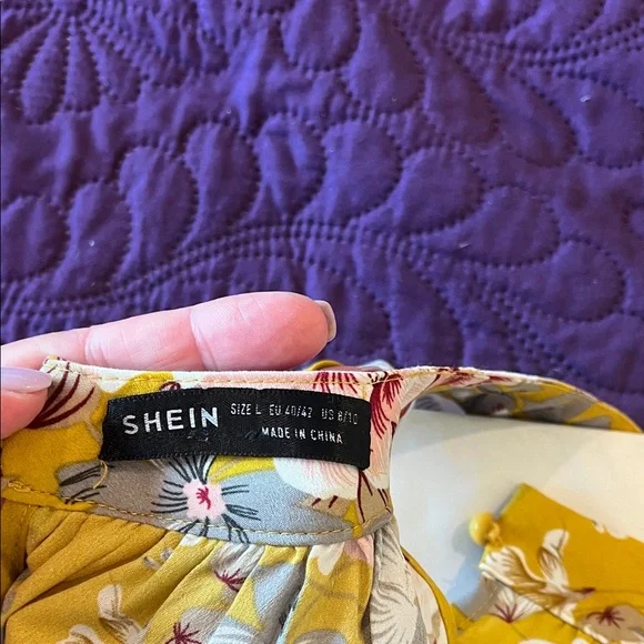 SHEIN Top Bundle (3 Tops) - Picture 9 of 10